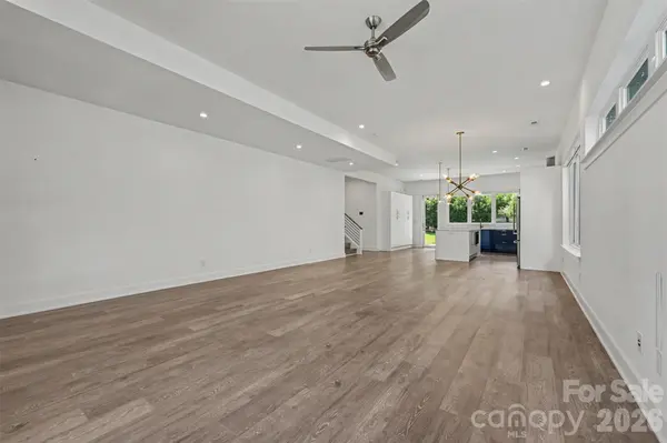 1243 Realta DR, Charlotte, NC 28211