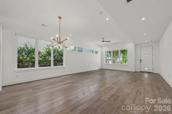 1243 Realta DR, Charlotte, NC 28211