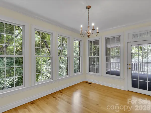 9 Hickory RDG, Fletcher, NC 28732