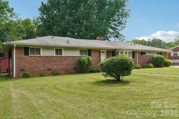 2819 Gardner Park DR, Gastonia, NC 28054