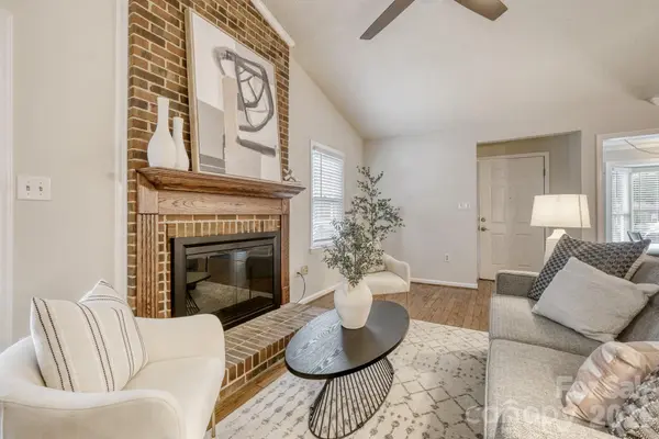 7333 Carrbridge LN, Charlotte, NC 28226