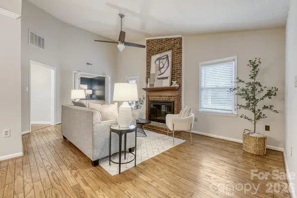 7333 Carrbridge LN, Charlotte, NC 28226