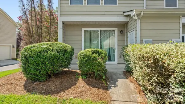 3134 Bending Birch PL, Charlotte, NC 28206