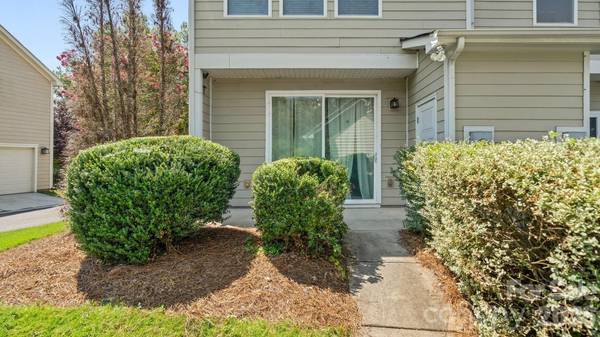 3134 Bending Birch PL, Charlotte, NC 28206