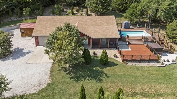 28818 W 303rd ST, Paola, KS 66071