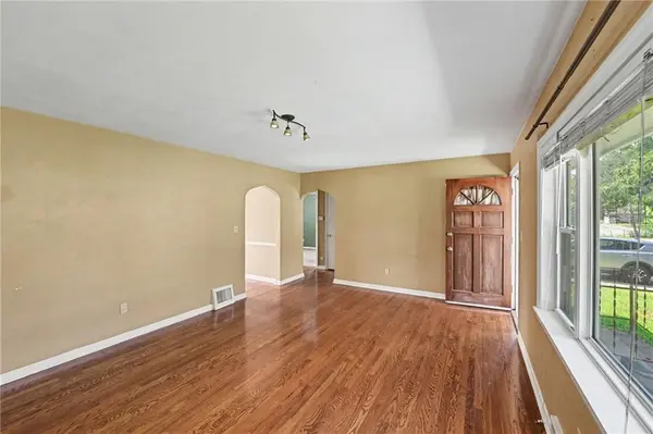 9517 Summit ST, Lenexa, KS 66215