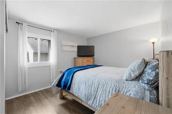 10991 Gillette ST, Overland Park, KS 66210