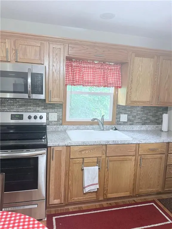 2504 Shirley DR, St Joseph, MO 64503