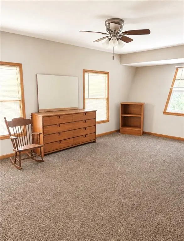 2504 Shirley DR, St Joseph, MO 64503