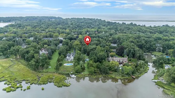59 Dyke RD, Setauket, NY 11733