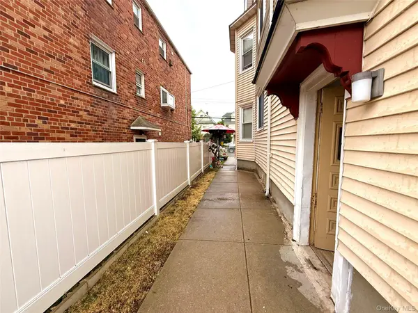 95-15 118th ST, Richmond Hill S., NY 11419