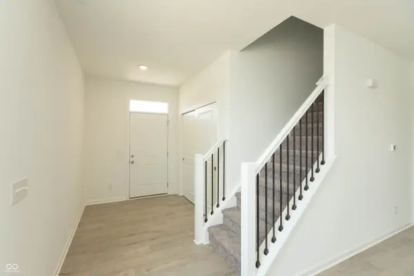 1010 Stratford LN, Shelbyville, IN 46176