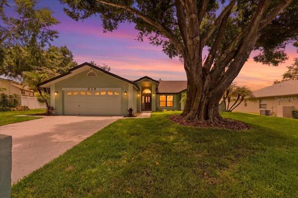 218 HARTRIDGE HILLS DR, Winter Haven, FL 33881