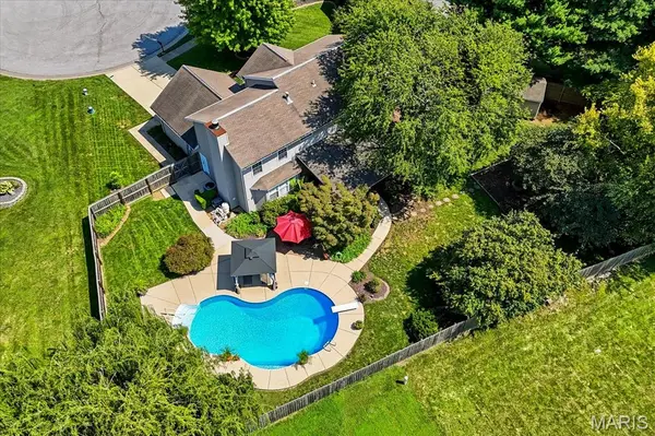 5211 Duke DR, Fairview Heights, IL 62208