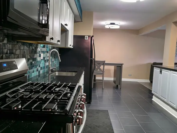 7770 S Woodward AVE #7F, Woodridge, IL 60517