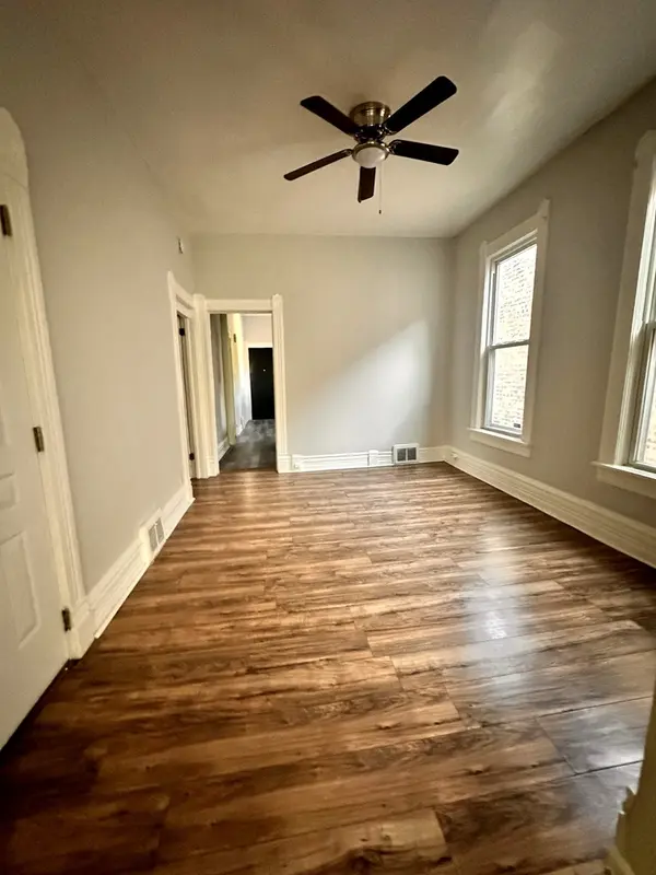 1302 E 72nd ST #2, Chicago, IL 60619