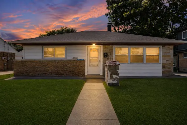 17044 Burnham AVE, Lansing, IL 60438