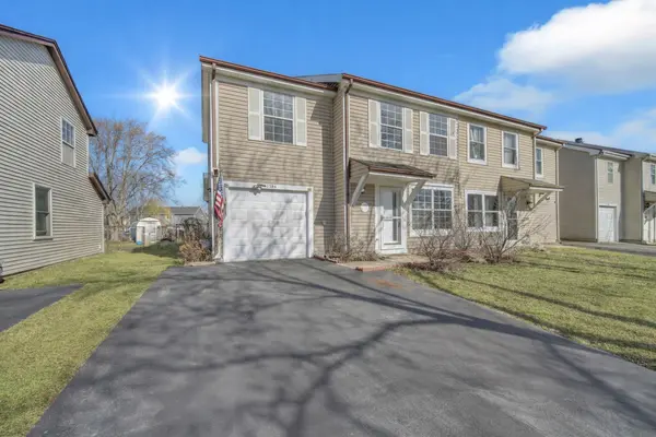 1784 Mccormick LN, Hanover Park, IL 60133