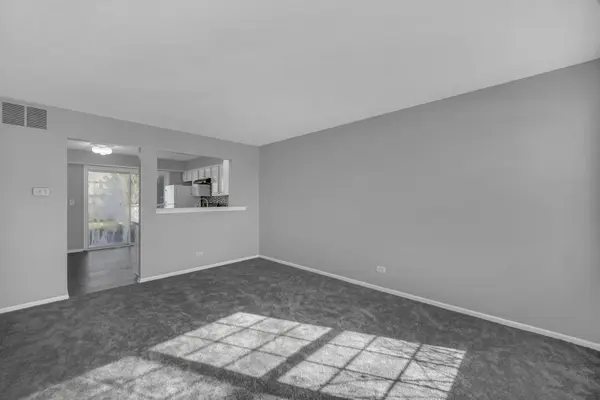 1784 Mccormick LN, Hanover Park, IL 60133