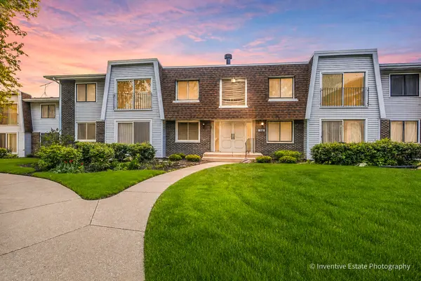2711 Hobson RD #5, Woodridge, IL 60517