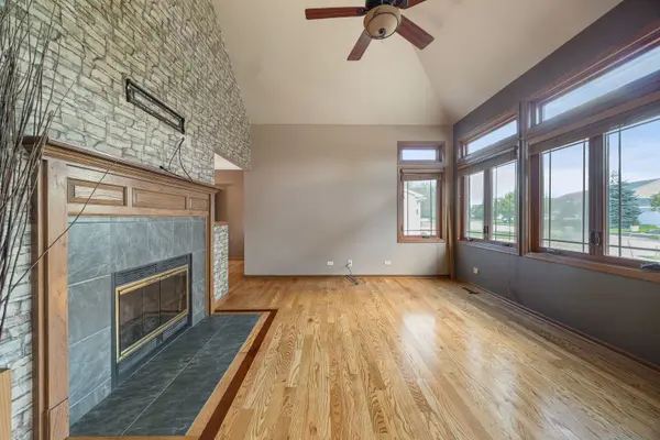 637 Otter WAY, Oswego, IL 60543