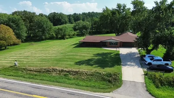 25857 Toboggan AVE, Hopedale, IL 61747
