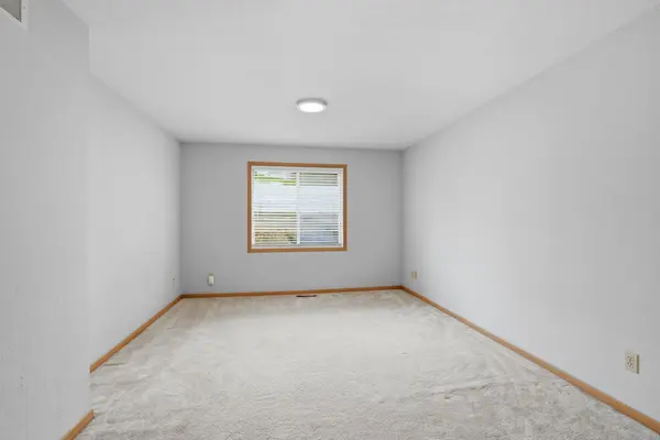 6155 Courtly Alcove #D, Woodbury, MN 55125