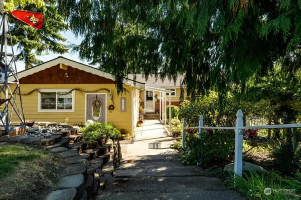5061 Honeymoon Bay RD, Freeland, WA 98249