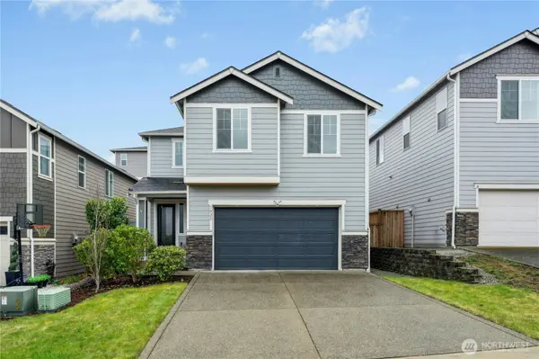 1025 S 196th ST, Des Moines, WA 98148