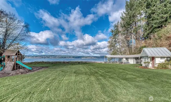 26217 Edgewater PL NW, Poulsbo, WA 98370