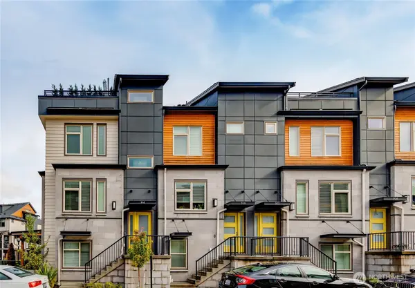 940 6th AVE NE, Issaquah, WA 98029