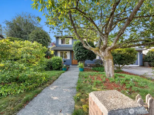 2302 201st PL SW, Lynnwood, WA 98036