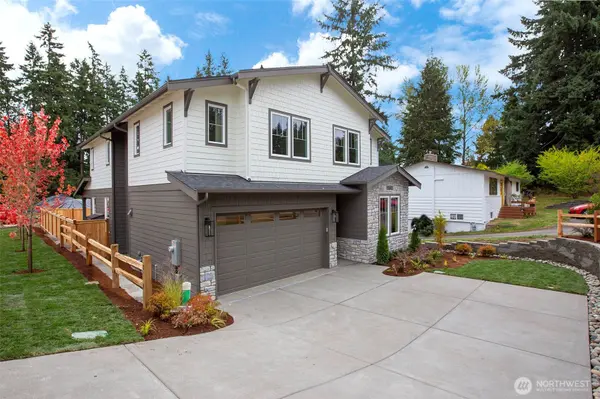 12806 NE 65th LN, Kirkland, WA 98033