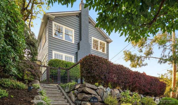 2553 Warren AVE N, Seattle, WA 98109