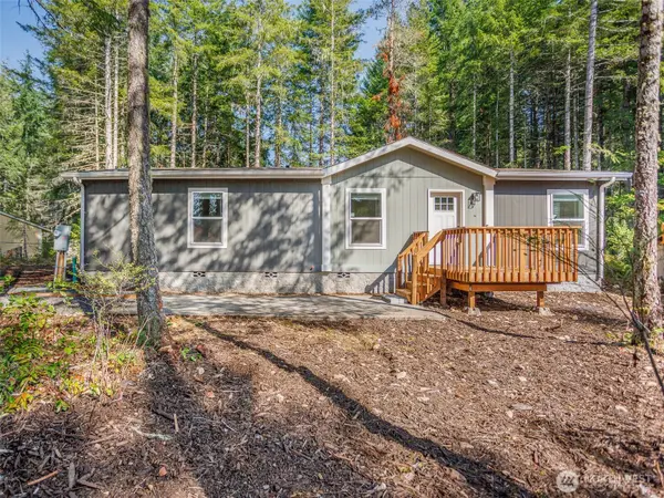 321 N Mountain View DR, Hoodsport, WA 98548