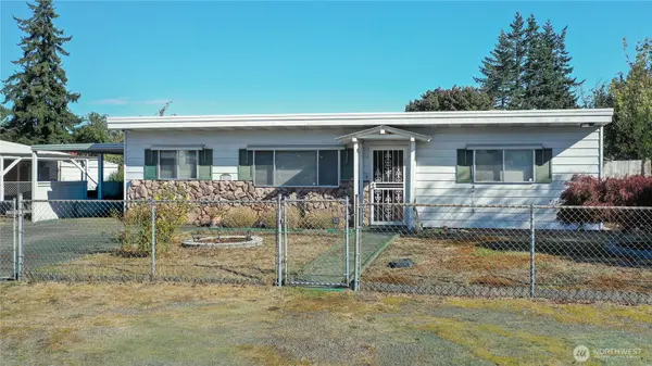 10111 Yew LN SW, Lakewood, WA 98499