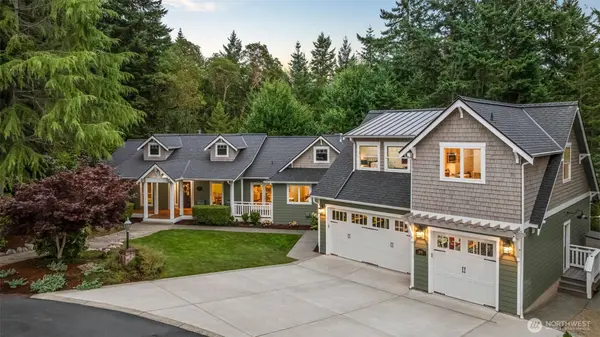1090 Paha View DR, Fox Island, WA 98333