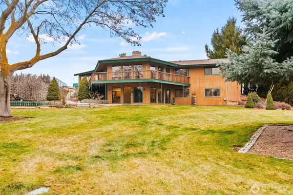 2550 E Selah RD,  Yakima,  WA 98901
