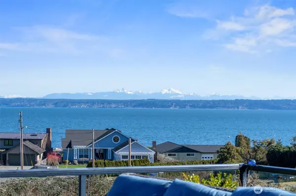 1433 Country Club DR, Camano Island, WA 98282