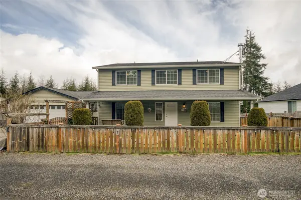 828 Ocean AVE, Cosmopolis, WA 98595