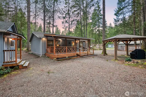 21 N Buckhorn CT, Hoodsport, WA 98548