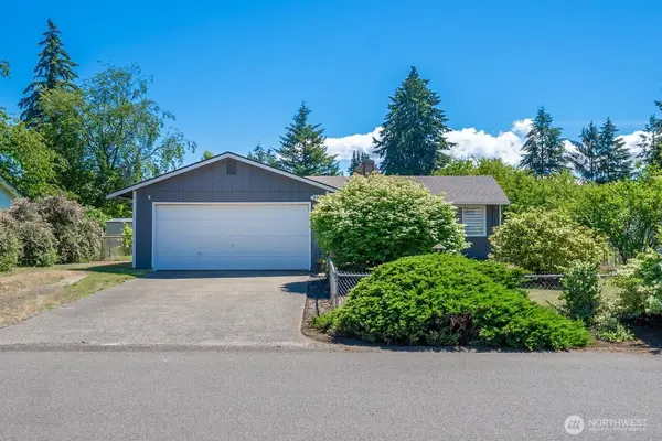 8413 Queets DR NE, Lacey, WA 98516
