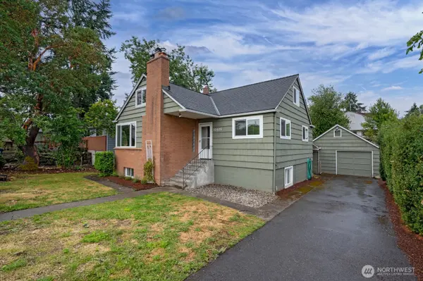 10625 17th AVE SW, Seattle, WA 98146