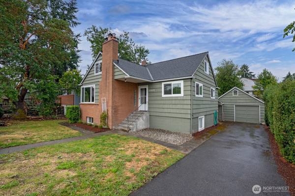 10625 17th AVE SW, Seattle, WA 98146