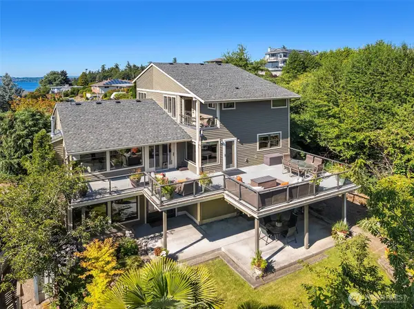 5601 Bradford ST, Seattle, WA 98116