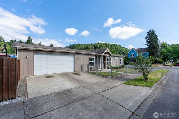 102 N Diamond ST, Centralia, WA 98531