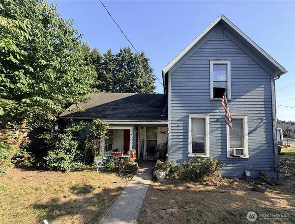 361 SW Warren ST, Castle Rock, WA 98611
