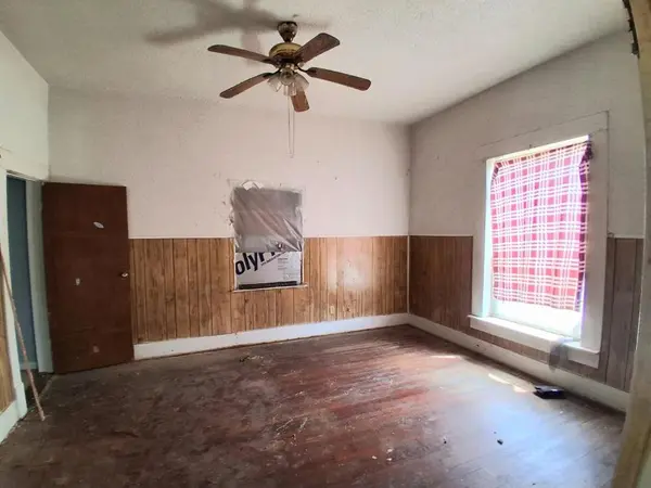 1316 E MAIN ST, Shawnee, OK 74801