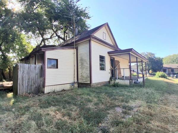 1316 E MAIN ST, Shawnee, OK 74801