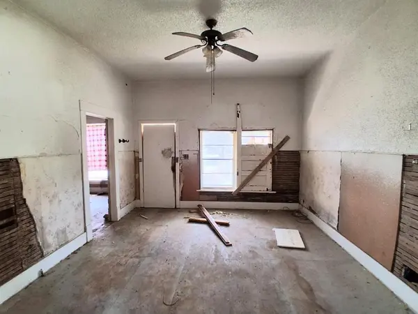 1316 E MAIN ST, Shawnee, OK 74801